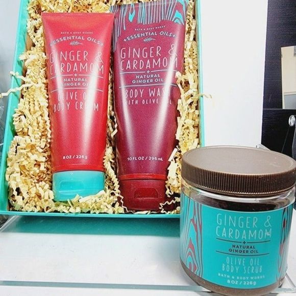 GINGER & CARDAMOM 3pc Set with Original gift box Body Cream Wash Scrub ALL NEW